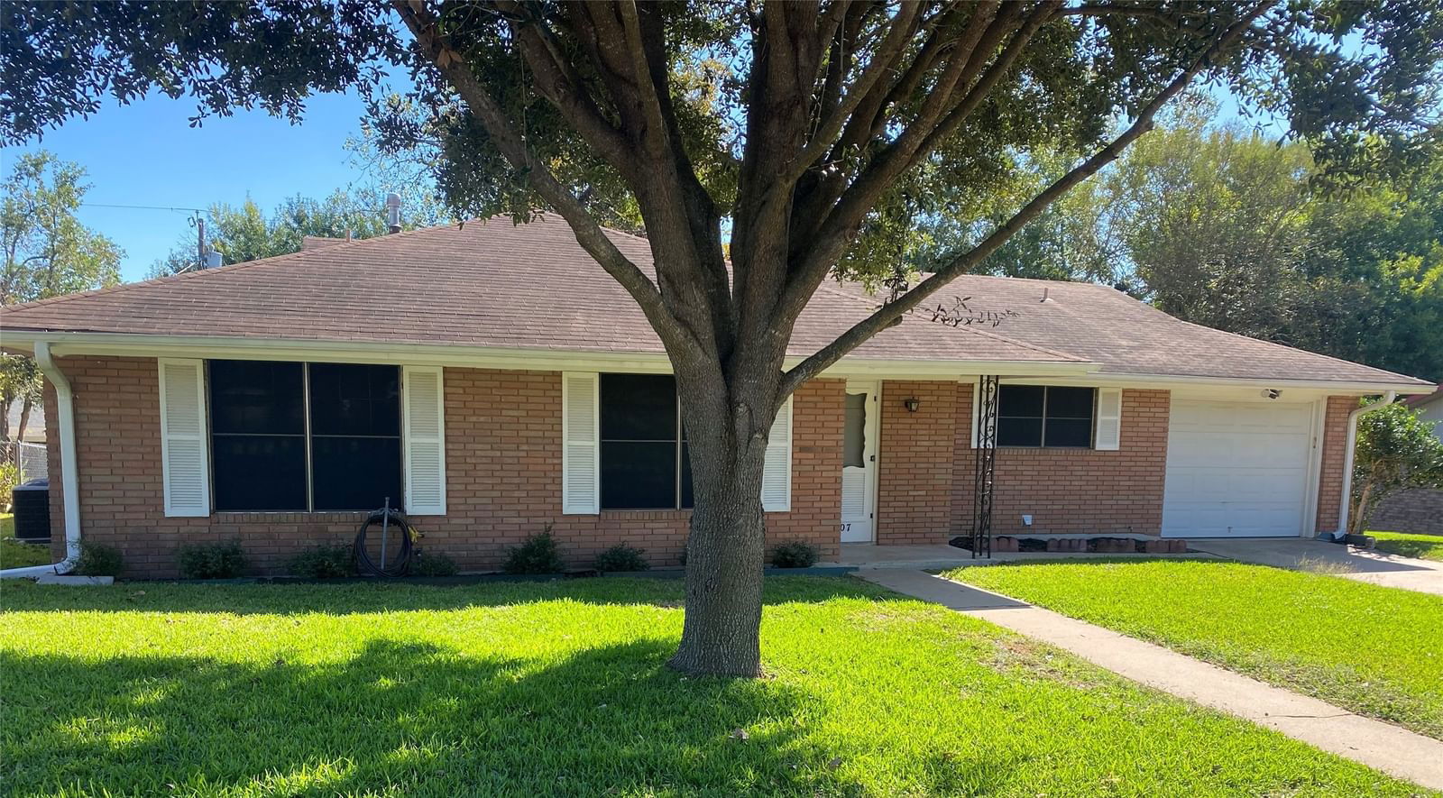 Real estate property located at 1007 Robinhood, Washington, Hillside Terrace Sec I, Brenham, TX, US