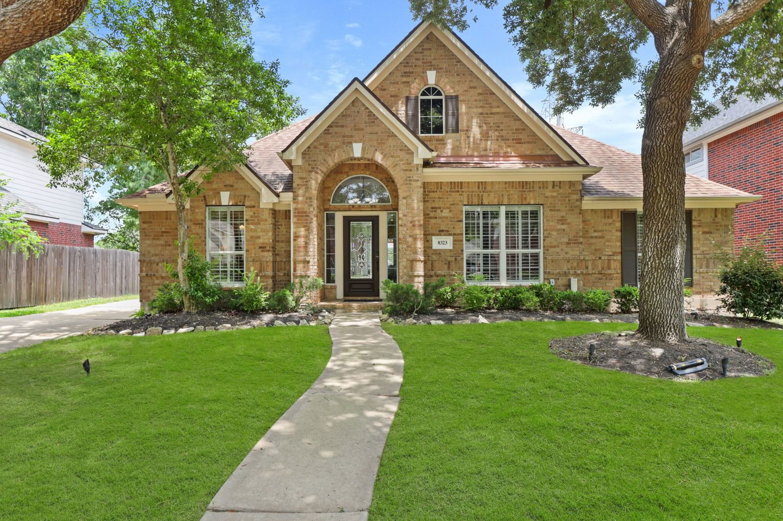 Real estate property located at 8323 Big Bend, Fort Bend, Greatwood Brooks Mill, Sugar Land, TX, US