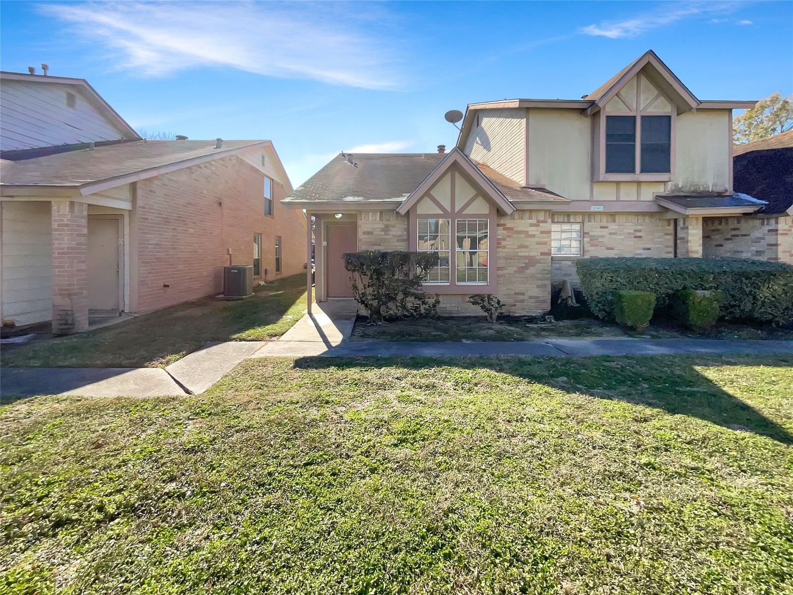 Real estate property located at 2061 Country Village A, Harris, Intercontinental Village T/H, Humble, TX, US