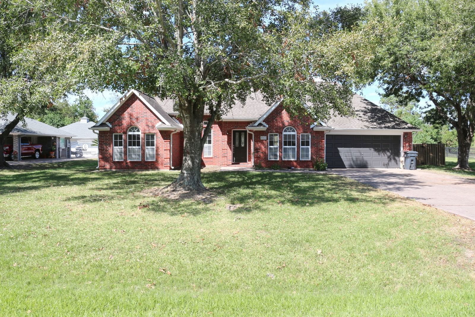 Real estate property located at 3311 Kathleen, Chambers, Crown Colony Sec 1, Mont Belvieu, TX, US