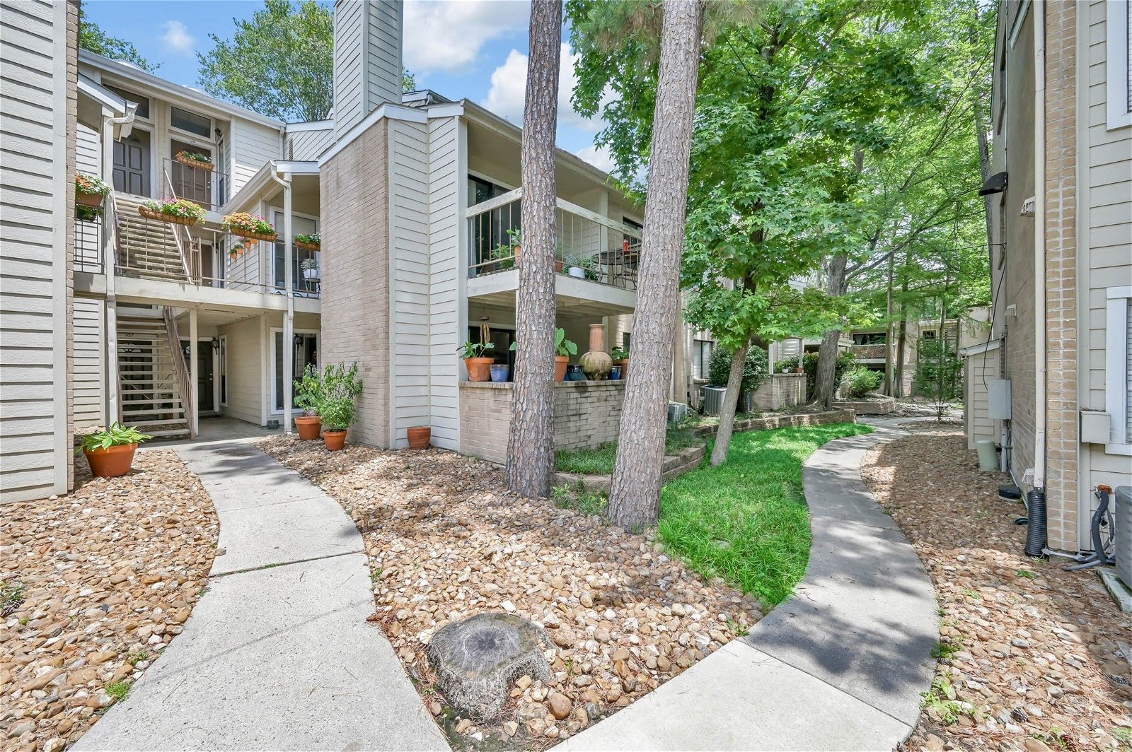 Real estate property located at 3500 Tangle Brush #107, Montgomery, The Woodlands, TX, US
