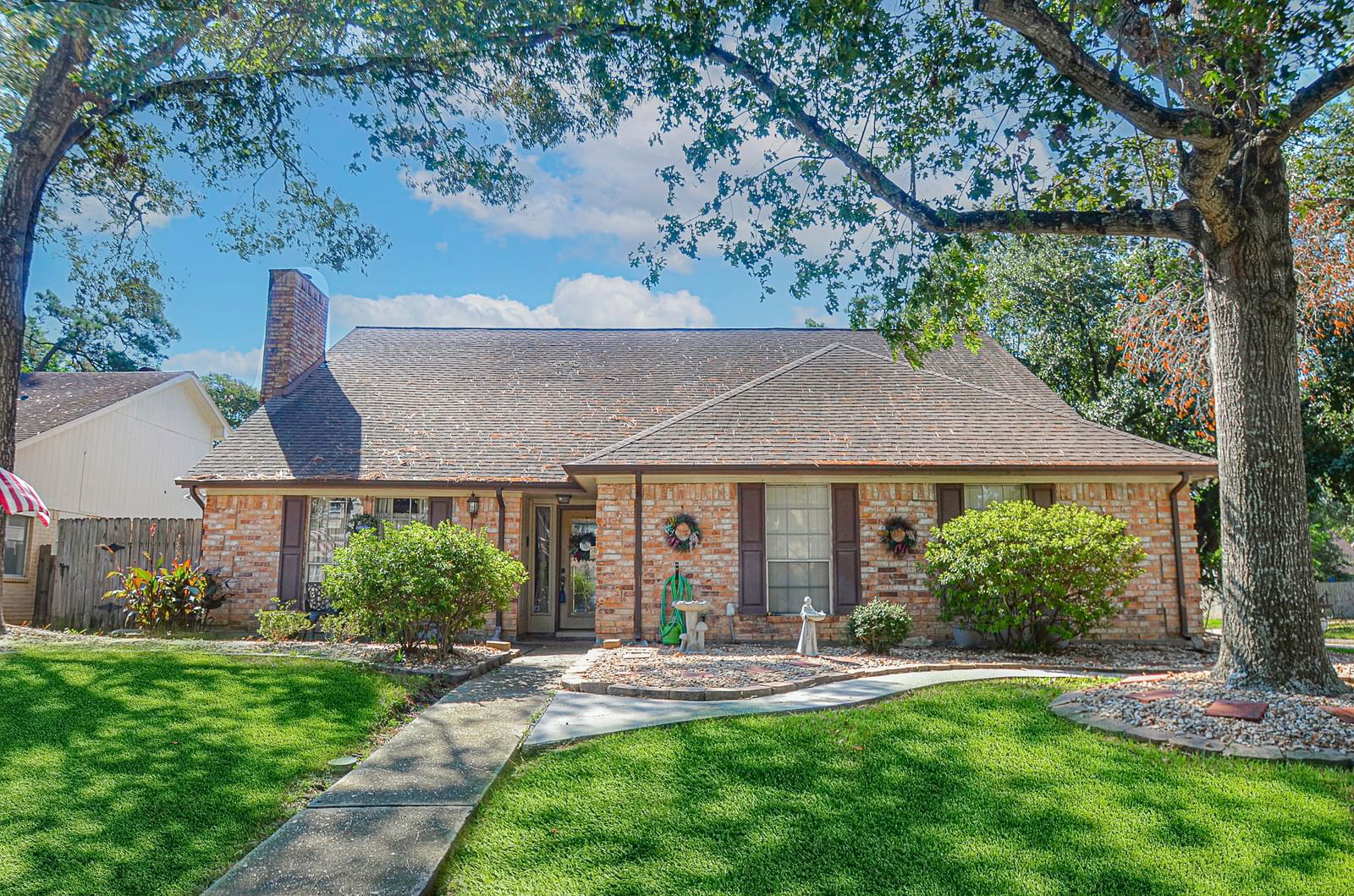 Real estate property located at 2402 Knollbrook, Harris, Lexington Woods North, Spring, TX, US