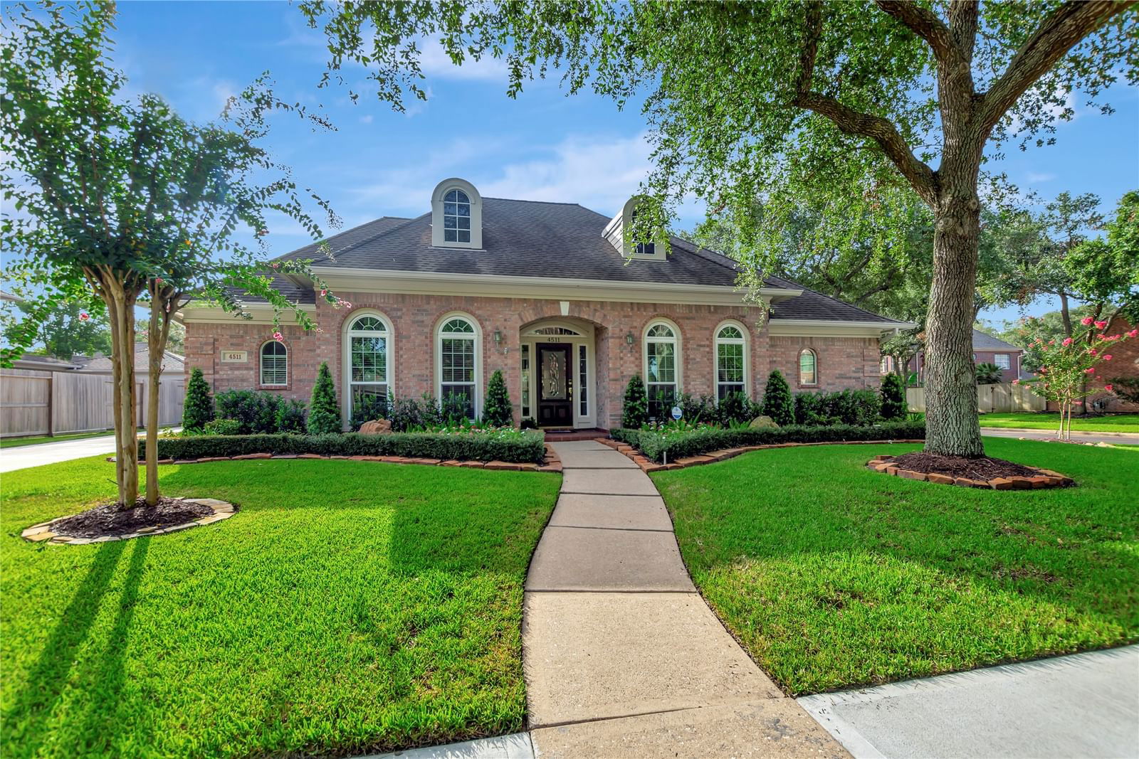 Real estate property located at 4511 Village Corner, Harris, Brookwood, Houston, TX, US