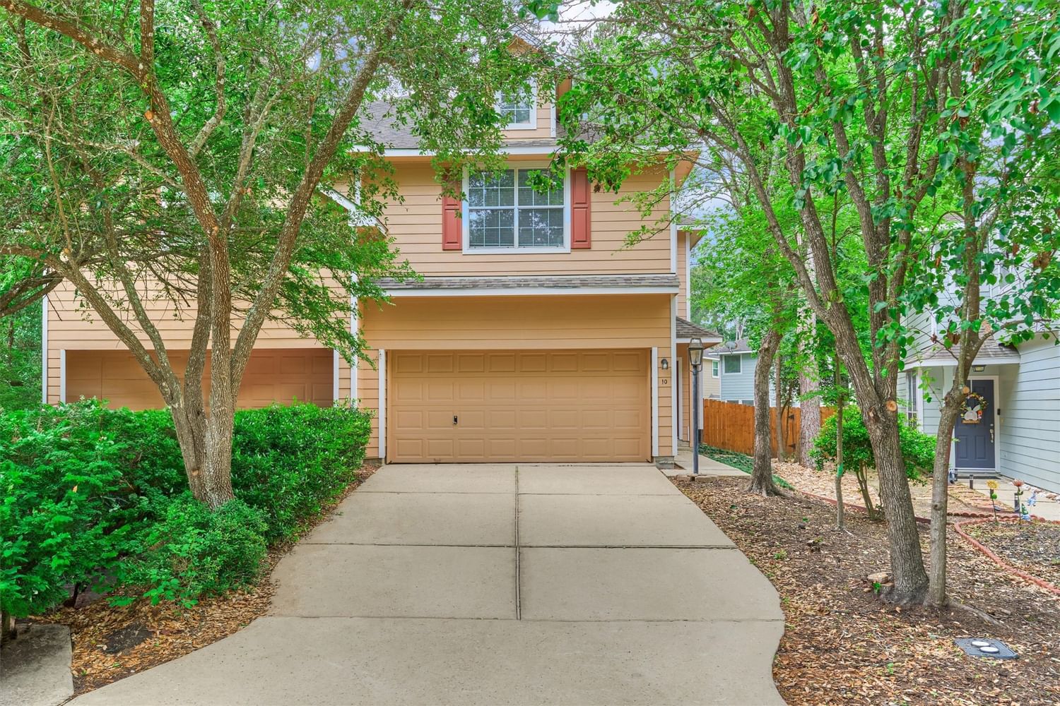 Real estate property located at 10 Scenic Brook, Montgomery, The Woodlands, The Woodlands, TX, US