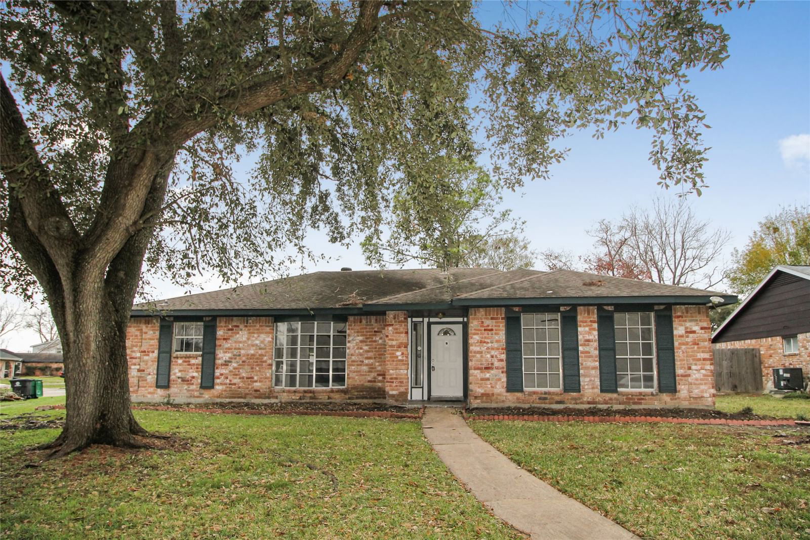 Real estate property located at 10534 Huntington Wood, Harris, Huntington Village Sec 03, Houston, TX, US