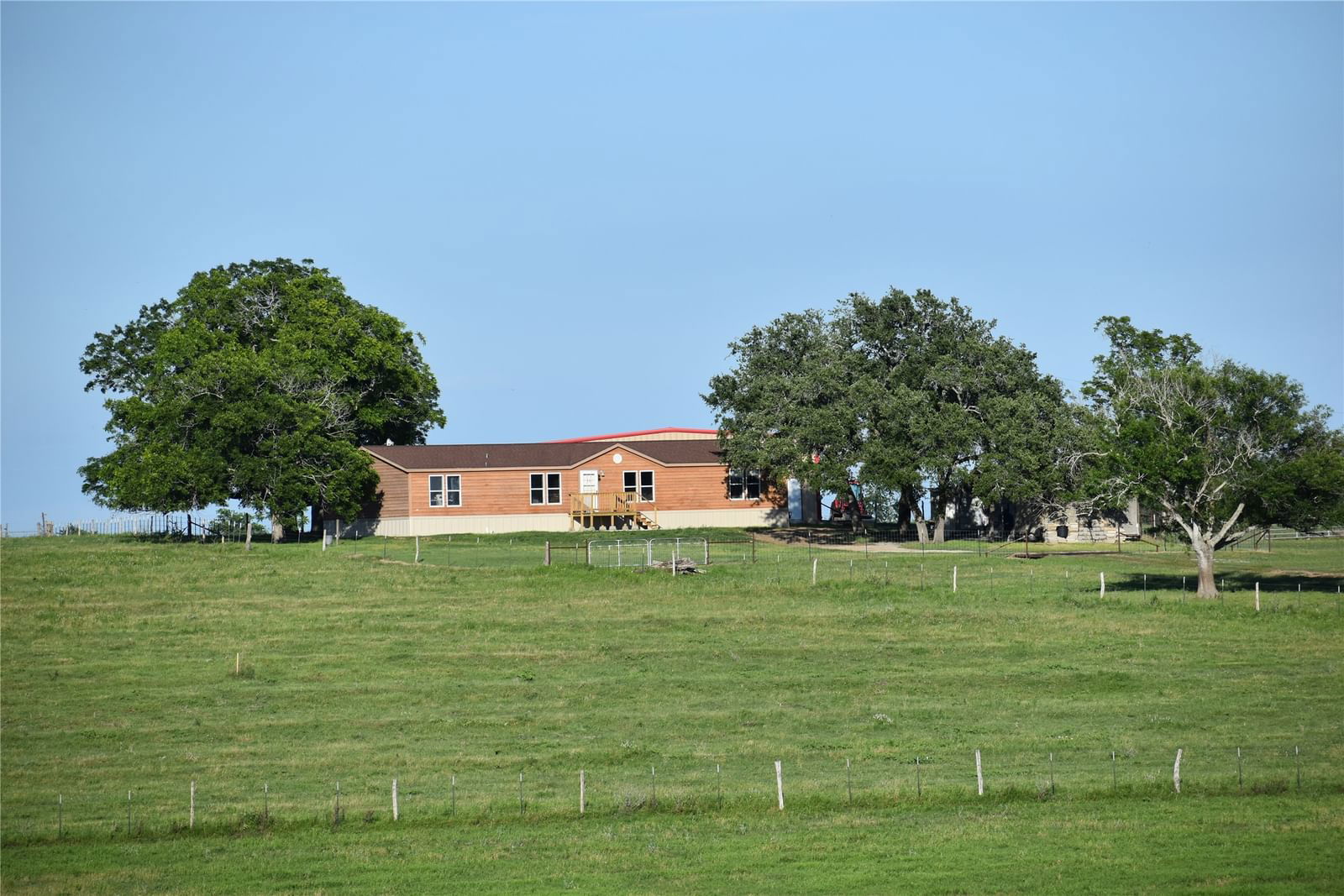 Real estate property located at 443 County Road 280, Lavaca, A0464 THOMAS TOBY - G DAVENPORT, ACRES 1, Shiner, TX, US