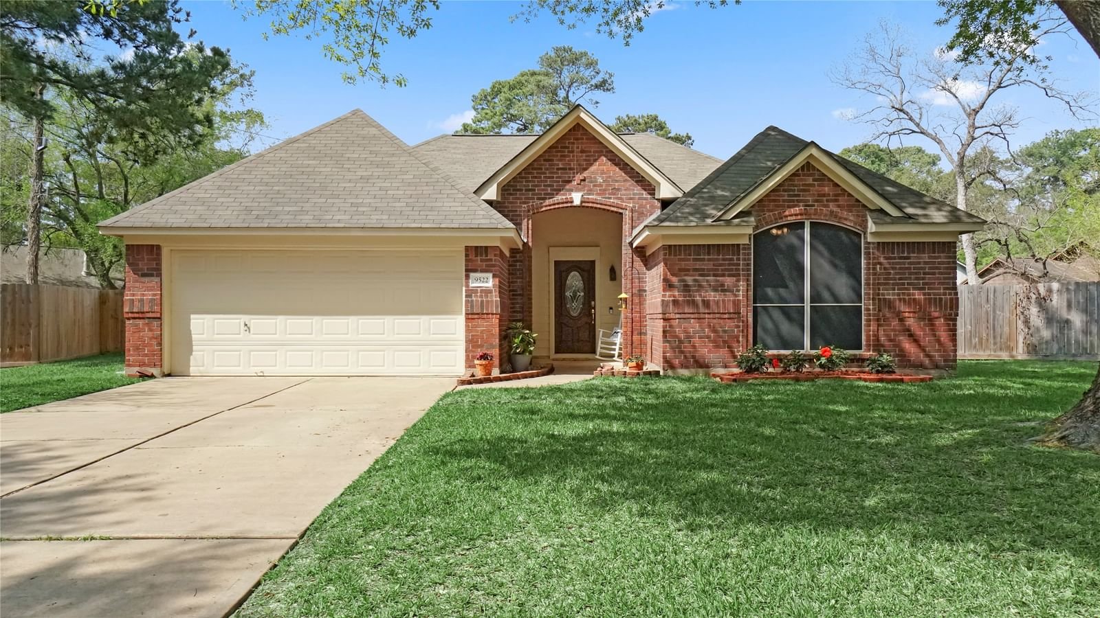 Real estate property located at 9522 Tallow Tree, Harris, Majestic Oaks, Houston, TX, US
