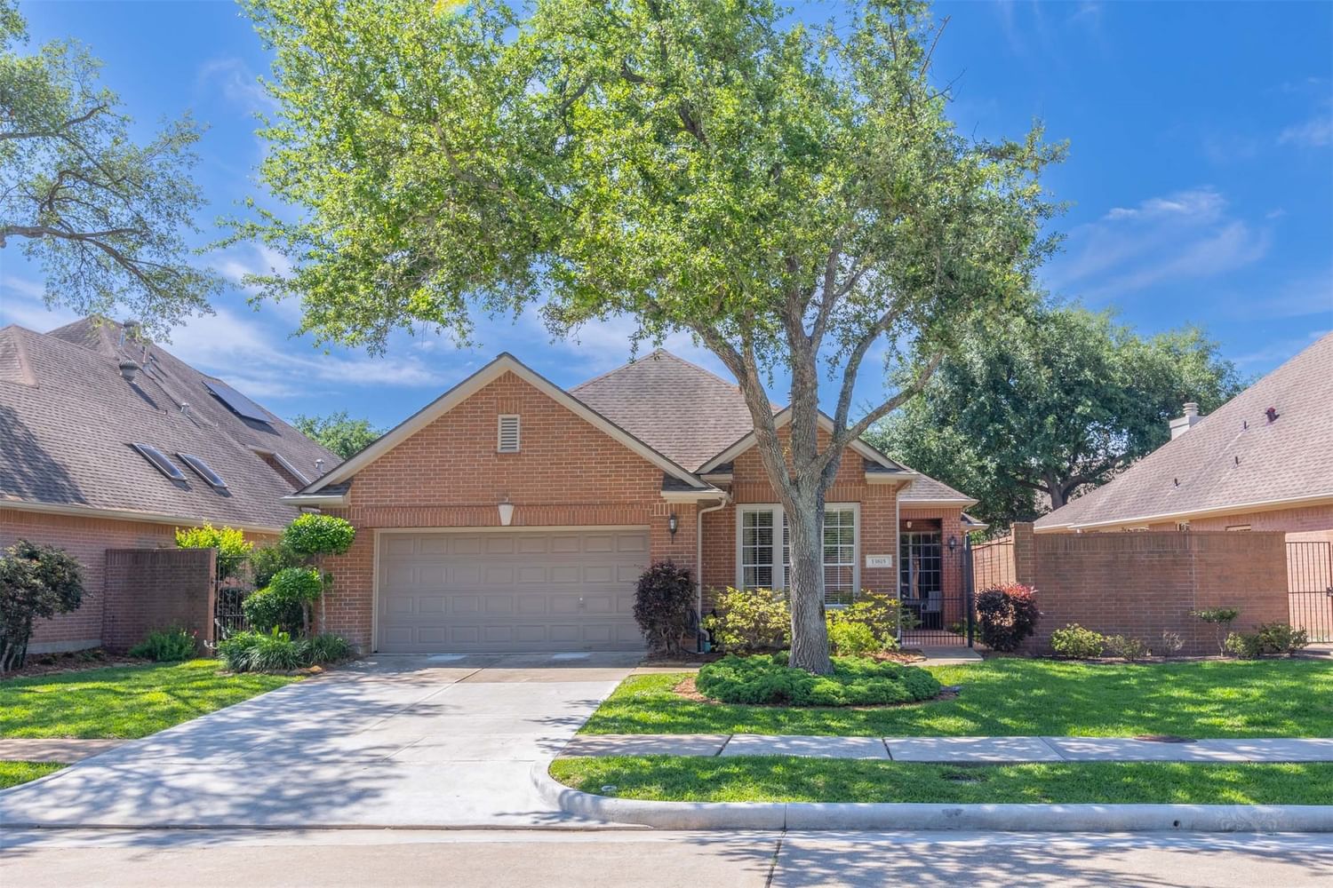 Real estate property located at 13815 Aspen Cove, Harris, Parkway Villages, Houston, TX, US