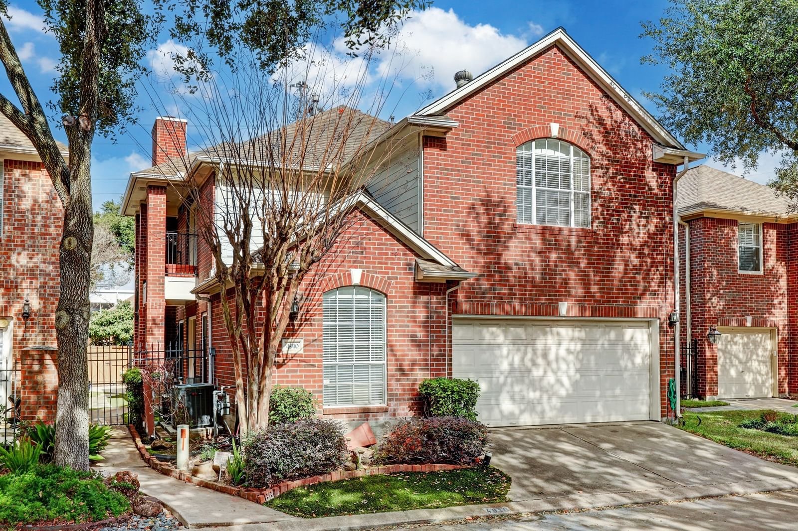 Real estate property located at 4910 Williams Court, Harris, Brownstone Square At Bellaire, Houston, TX, US