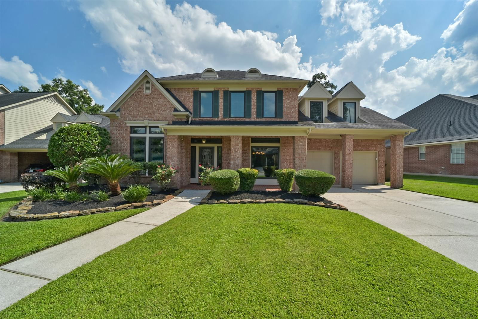 Real estate property located at 2111 Misty River, Harris, Riverchase, Kingwood, TX, US