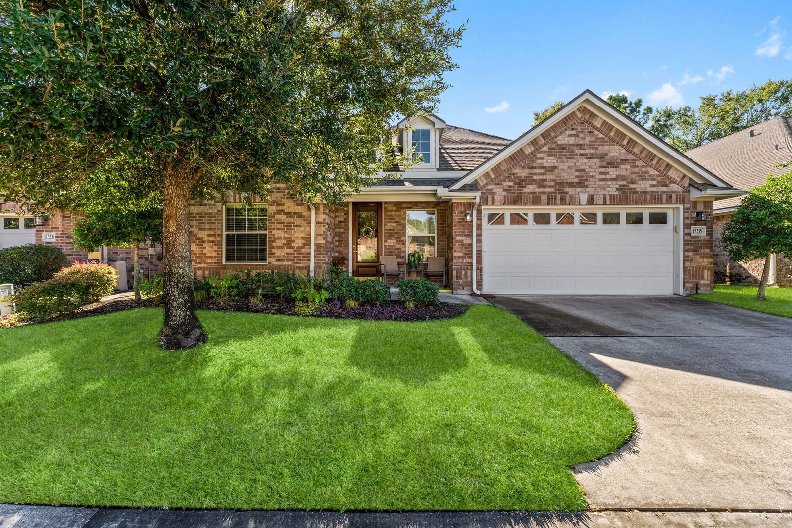 Real estate property located at 15235 Scenic Woodland, Montgomery, Mansion Villas 02, Conroe, TX, US