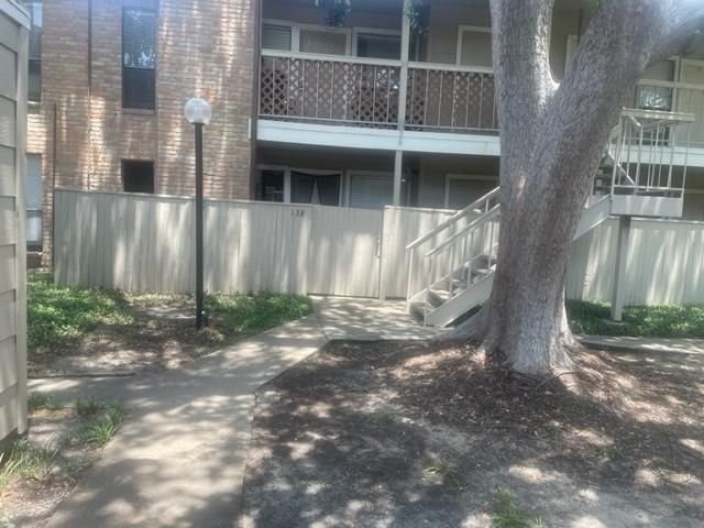 Real estate property located at 2110 Wilcrest #138, Harris, Lakecrest Condo Ph 02, Houston, TX, US