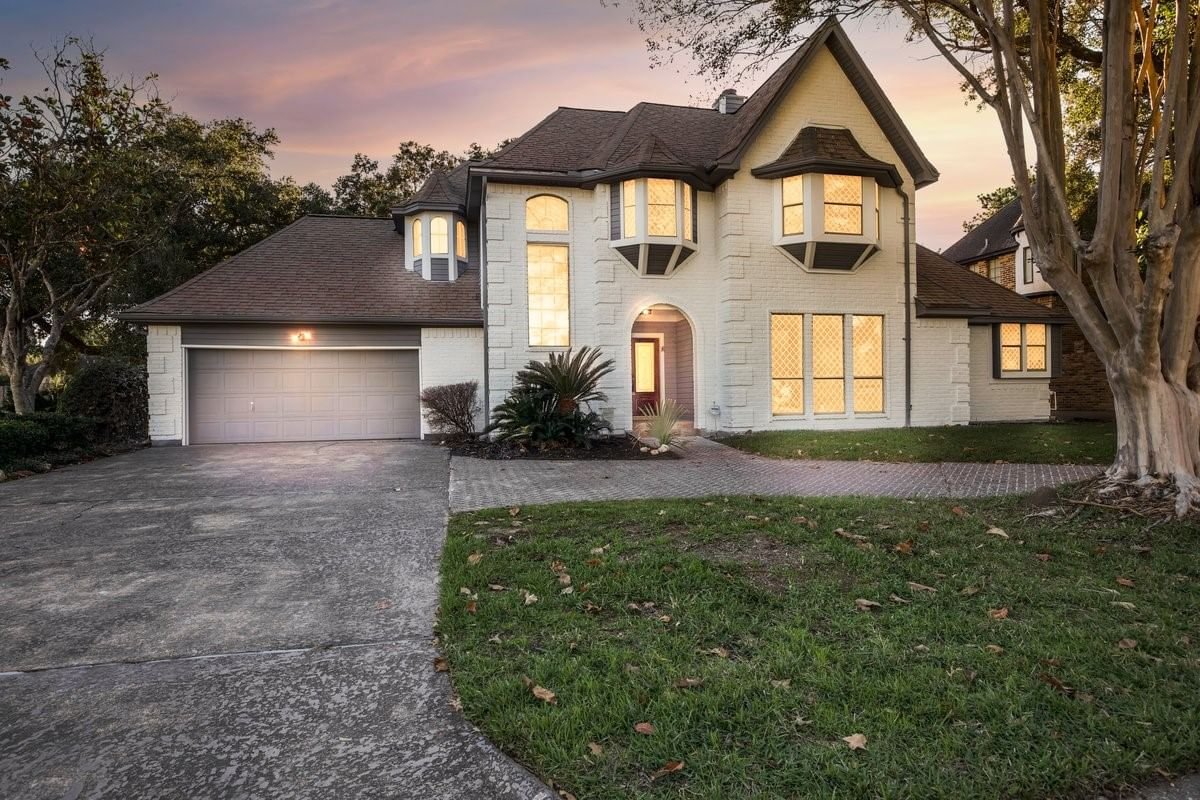 Real estate property located at 18411 WALDEN FOREST DR, Harris, WALDEN ON LAKE HOUSTON, Humble, TX, US