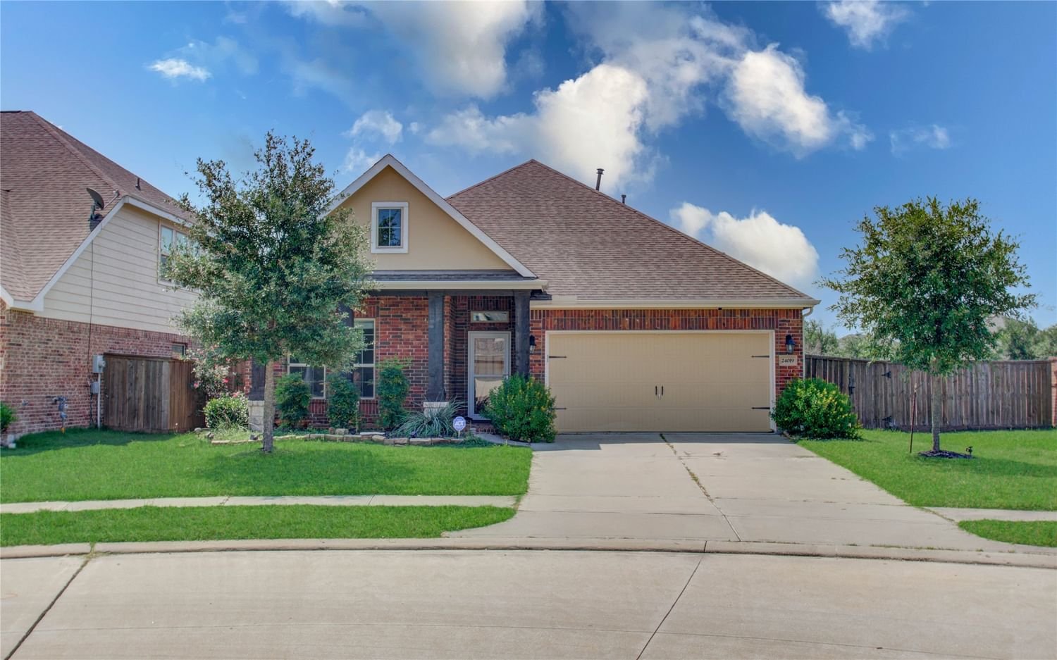 Real estate property located at 24019 Via Viale, Fort Bend, Lakes Of Bella Terra, Richmond, TX, US
