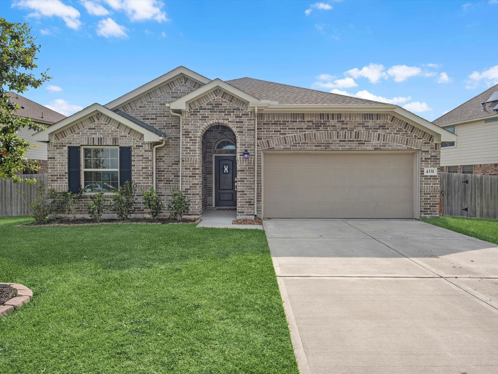 Real estate property located at 4331 Oakdale Mist, Galveston, Bayou Lakes Sec 4, Dickinson, TX, US