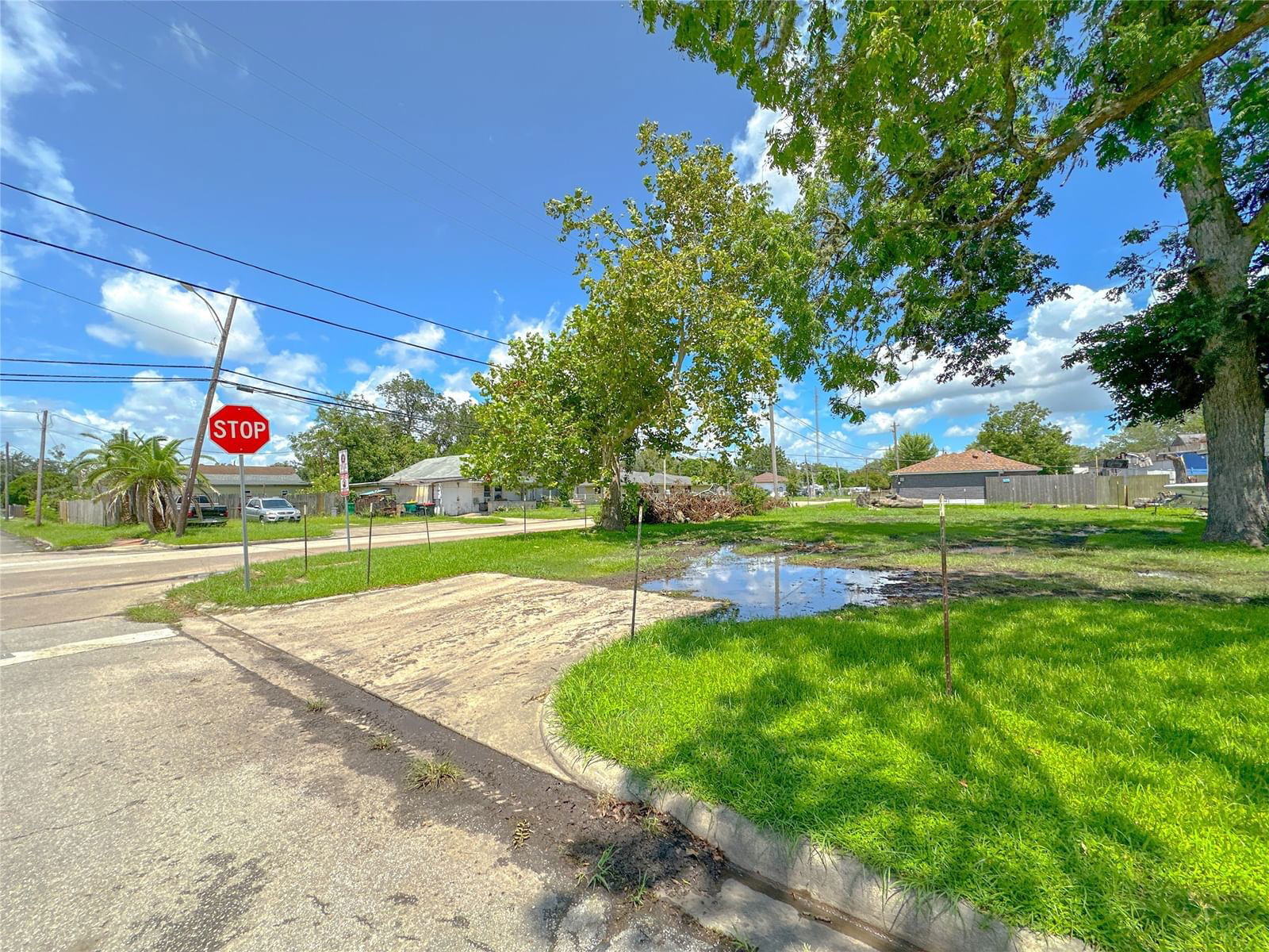 Real estate property located at 322 Nazro, Harris, Schilling & Massey, Baytown, TX, US