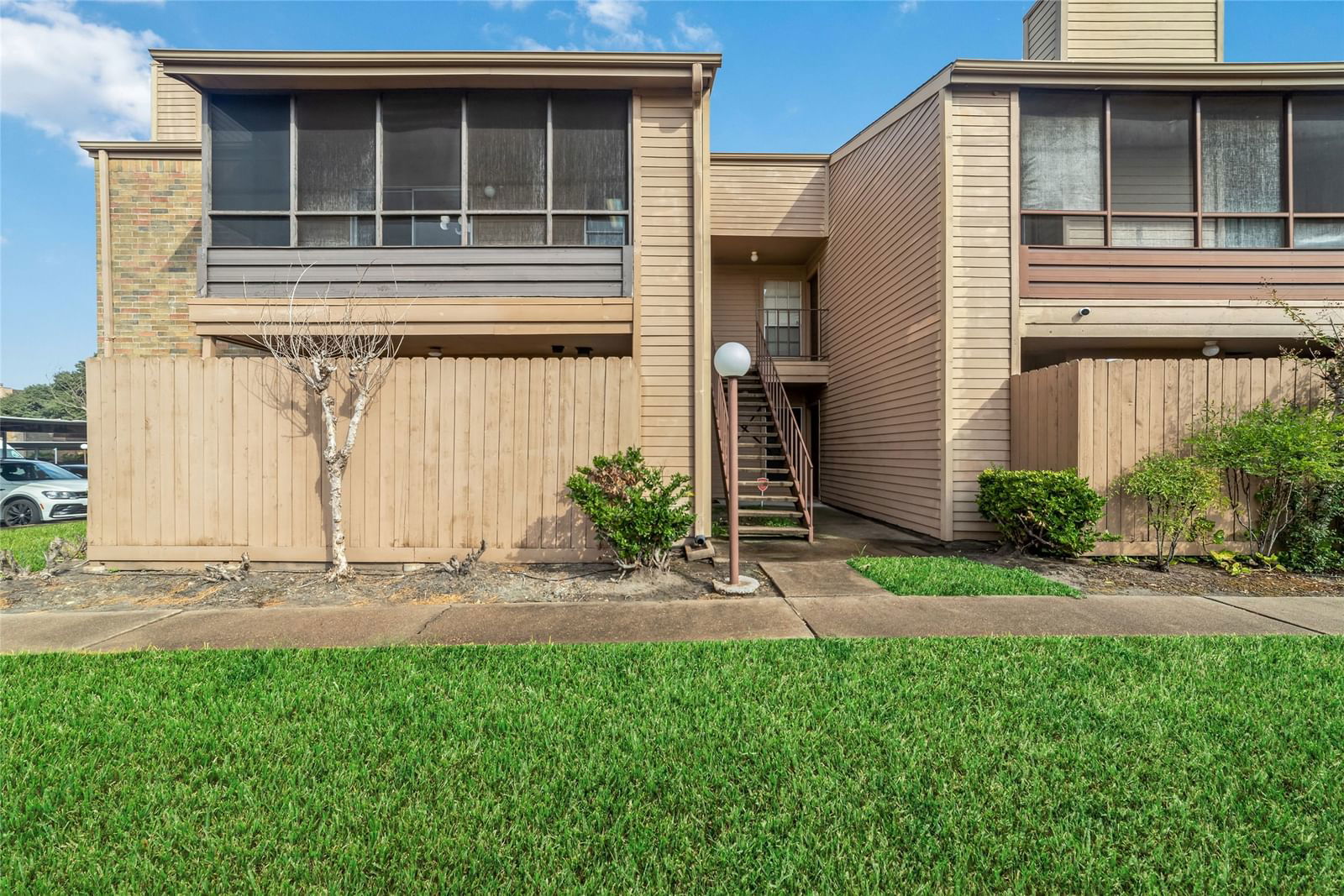 Real estate property located at 10555 Turtlewood #2015, Harris, Terrace Condo Ph 04, Houston, TX, US