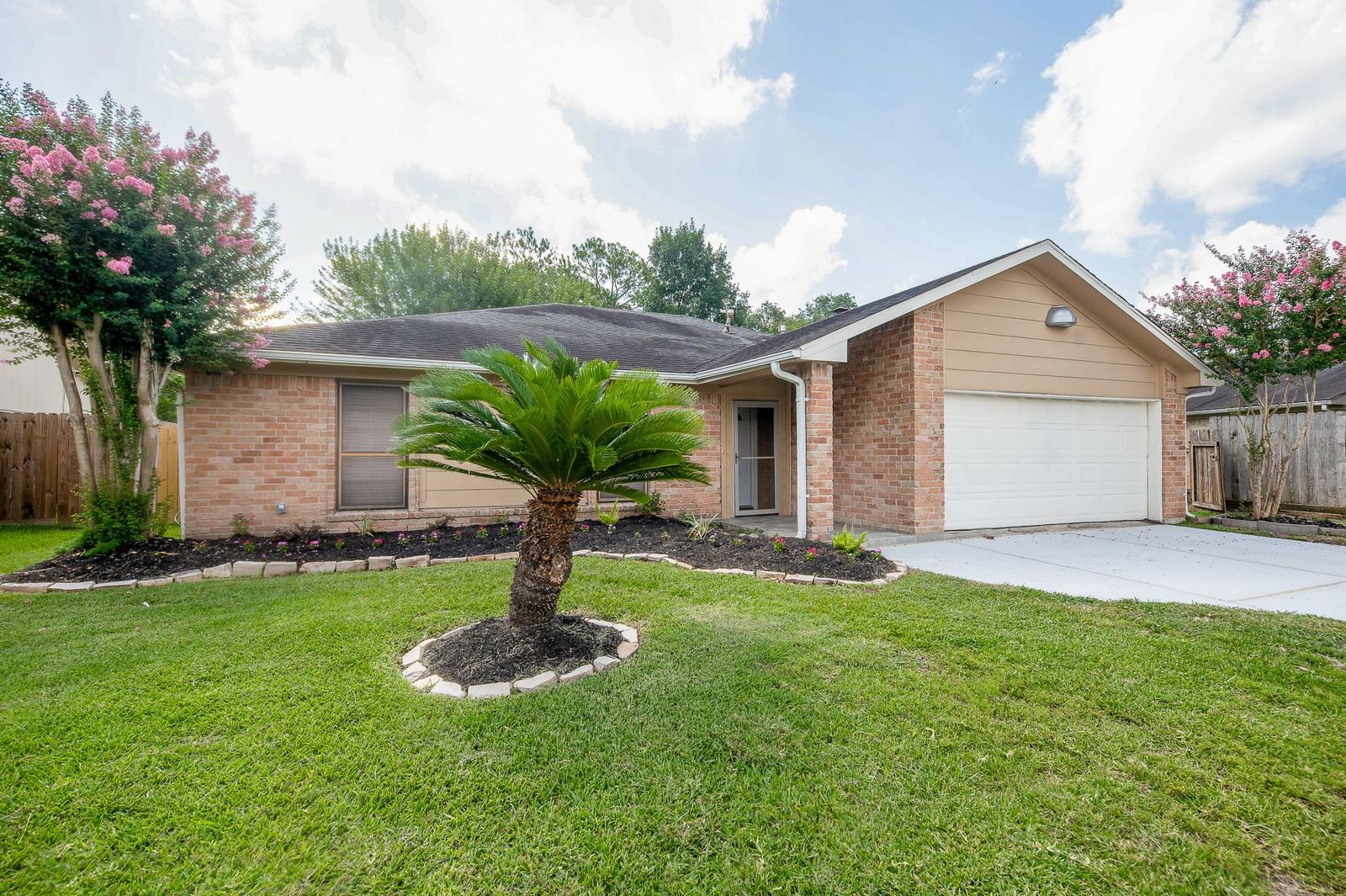 Real estate property located at 7123 La Entrada, Fort Bend, Mission Bend Sec 4, Houston, TX, US