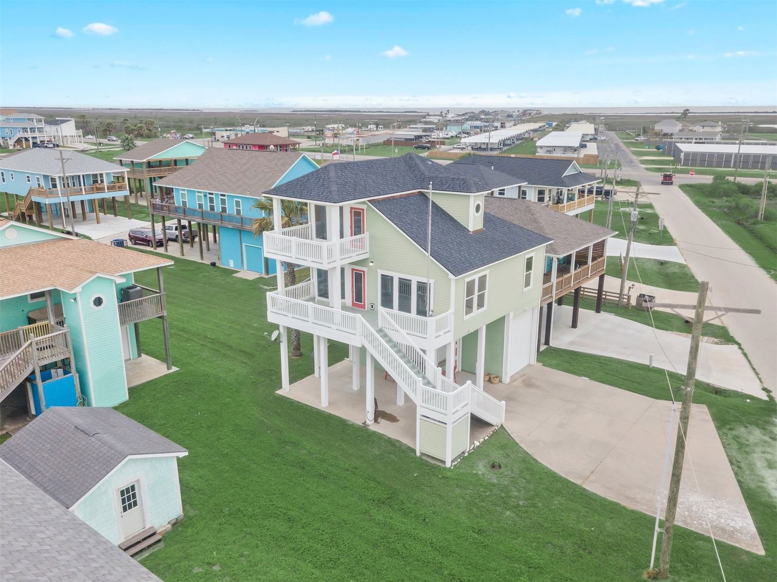 Real estate property located at 971 S, Galveston, Stingaree Cove, Crystal Beach, TX, US