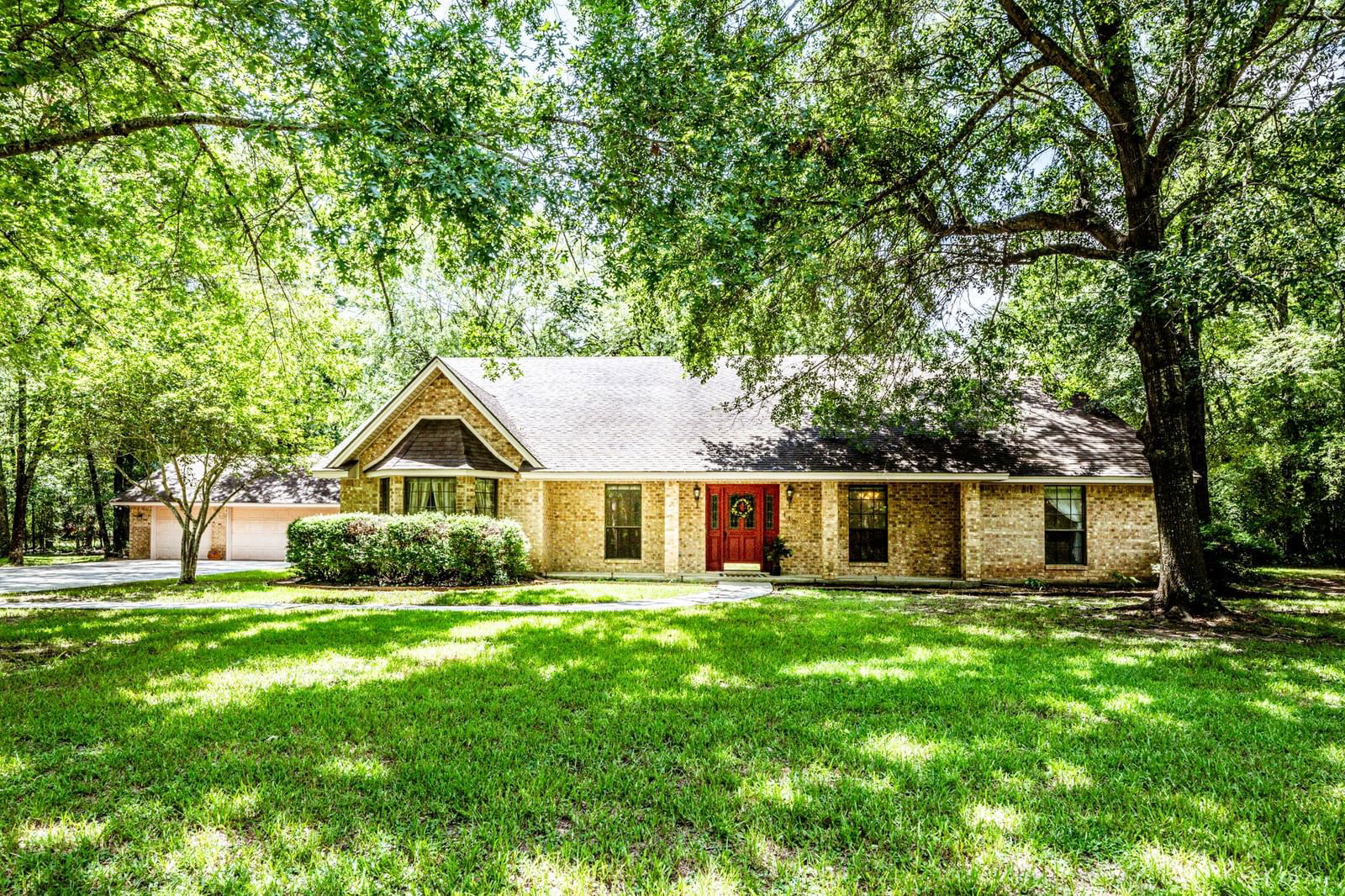 Real estate property located at 112 Wood Forest, Walker, Westridge, Huntsville, TX, US