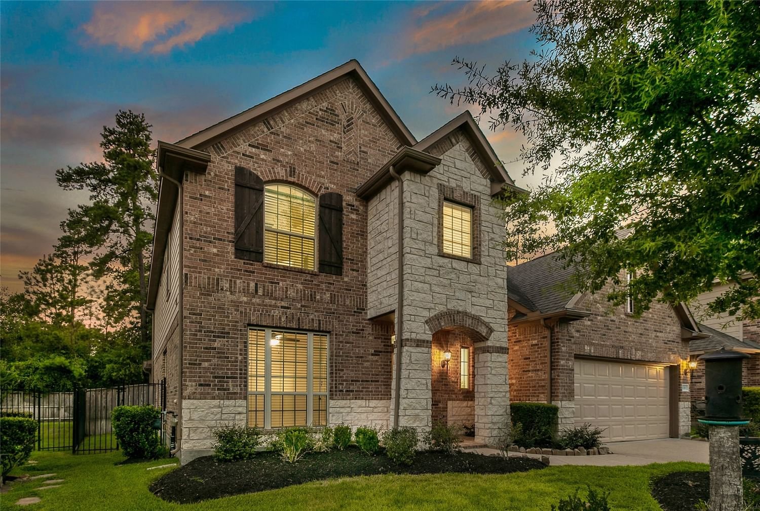 Real estate property located at 118 Hearthshire, Montgomery, The Woodlands, TX, US