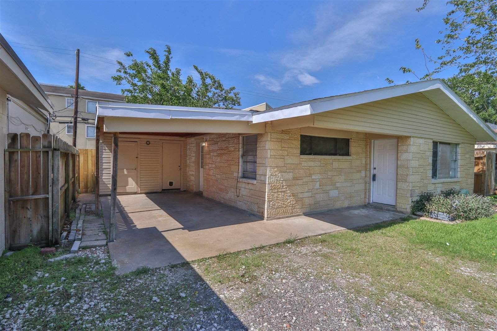 Real estate property located at 422 Dwire, Harris, La Porte, TX, US