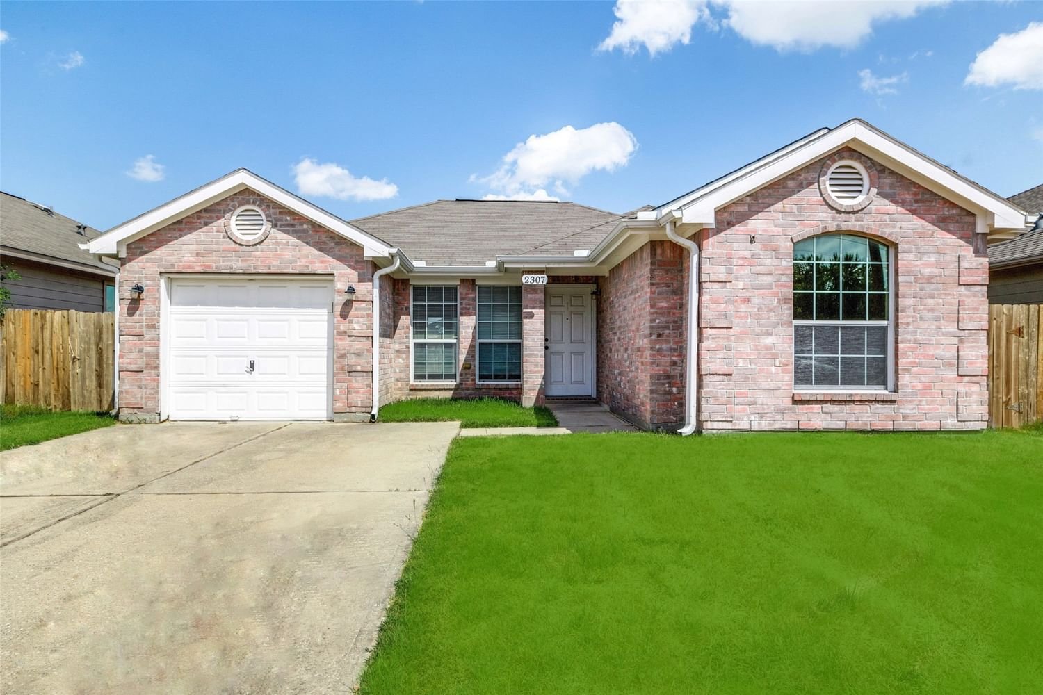 Real estate property located at 2307 Shady Birch, Montgomery, Conroe, TX, US