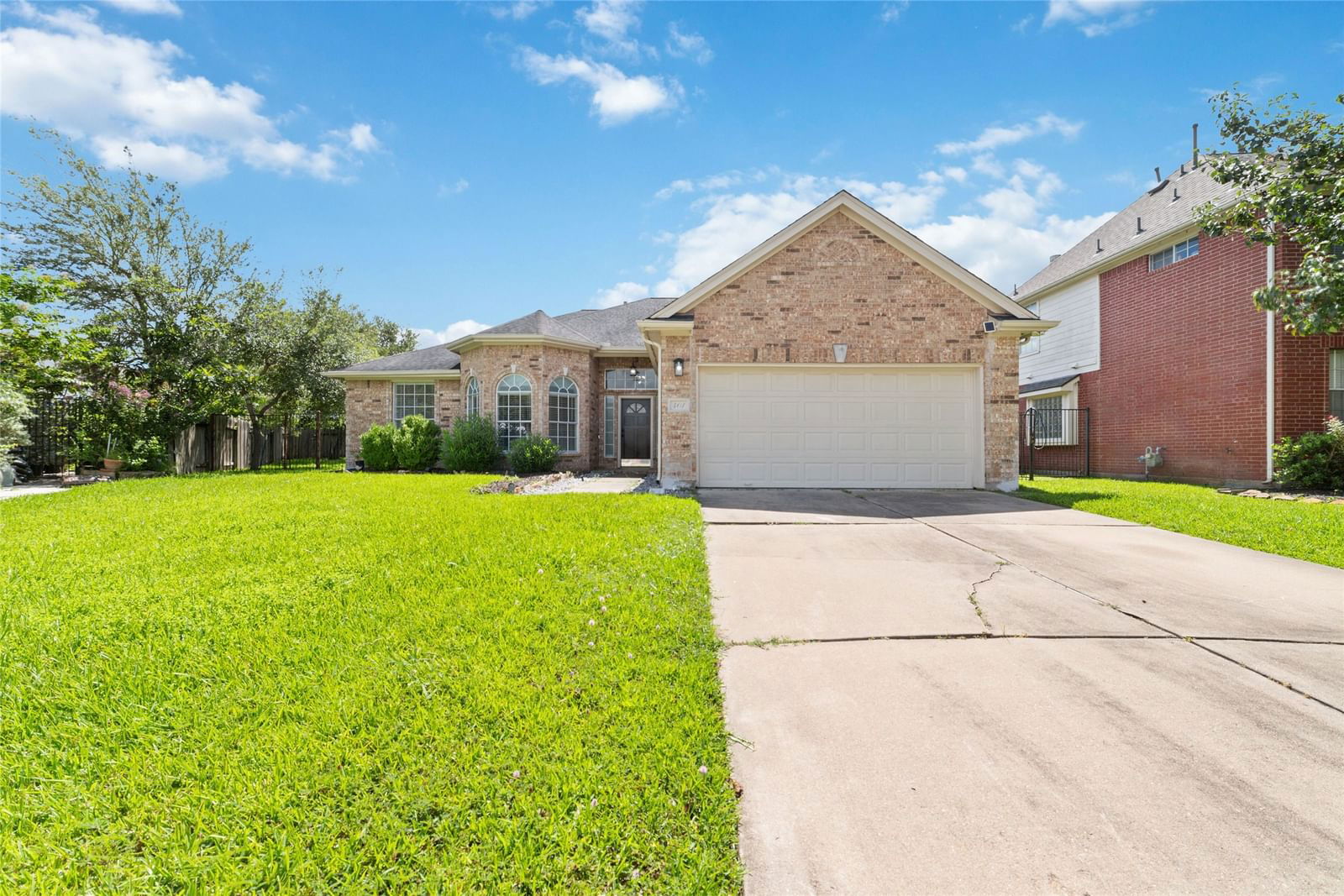 Real estate property located at 403 Elder Grove Ct, Brazoria, The Lakes At Countryplace, Pearland, TX, US