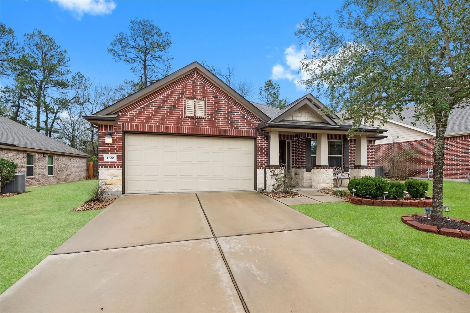 Real estate property located at 1700 Hickory Burl, Montgomery, Conroe, TX, US