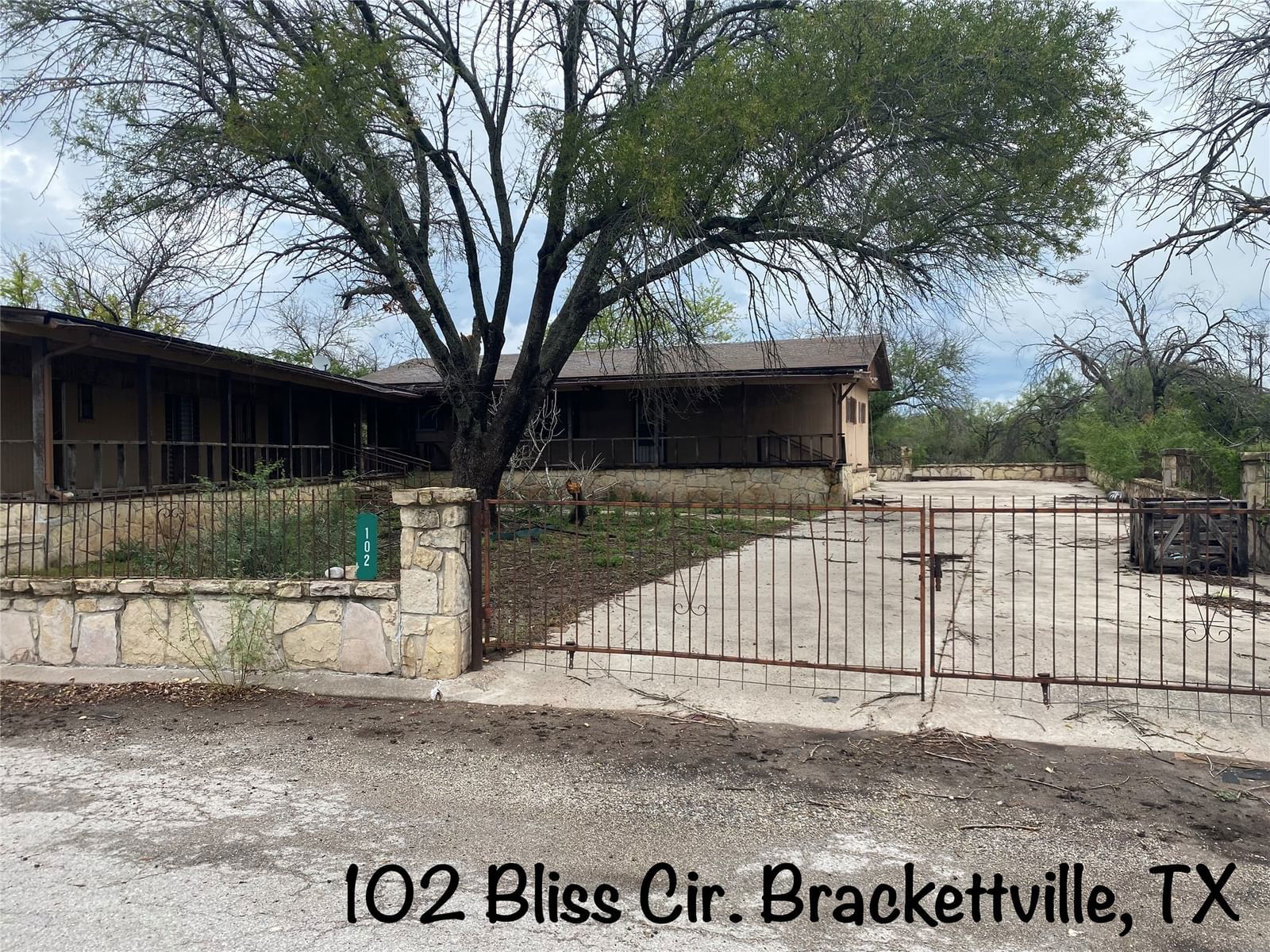 Real estate property located at 102 Bliss, Kinney, Un 15 Fcs, Brackettville, TX, US