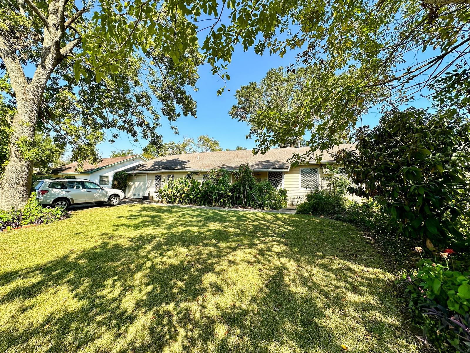 Real estate property located at 605 Live Oak, Harris, Inland Harbor, Pasadena, TX, US