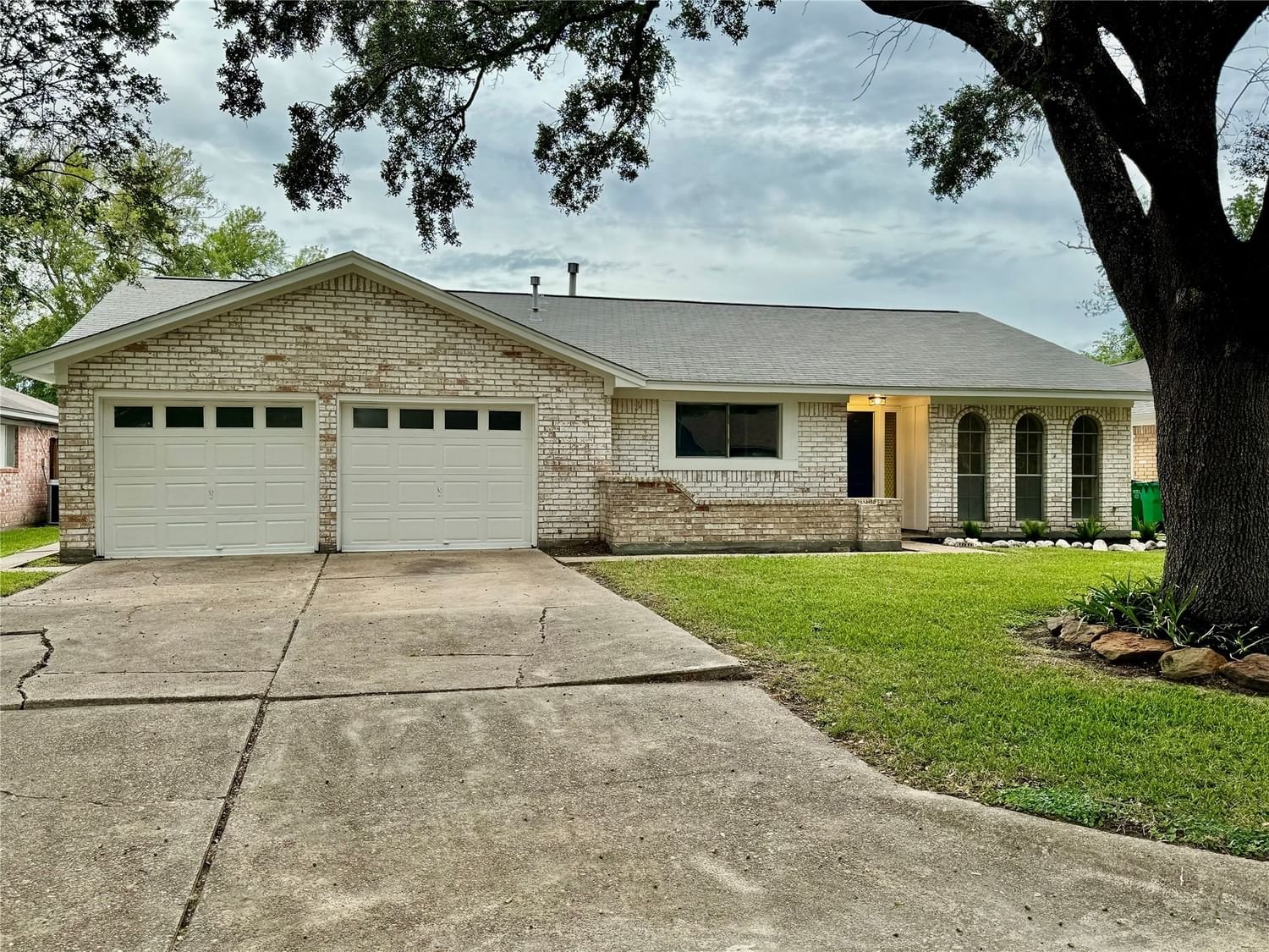 Real estate property located at 1402 Cactus, Harris, Chaparral Village Sec 01, Baytown, TX, US