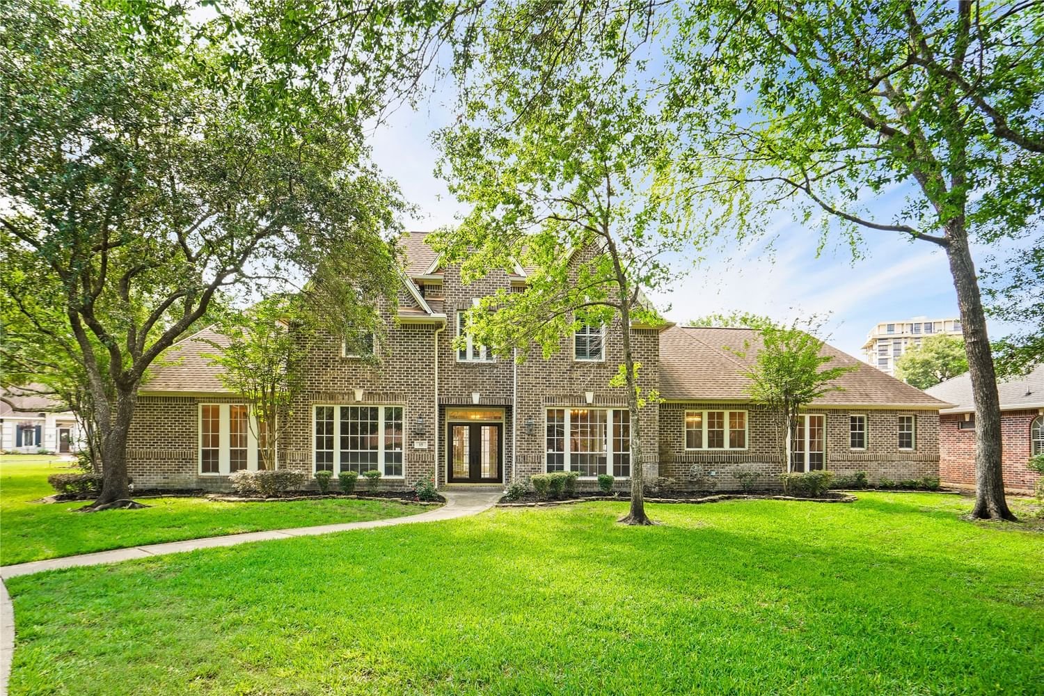 Real estate property located at 15 Villa Bend, Harris, Champion Forest, Houston, TX, US