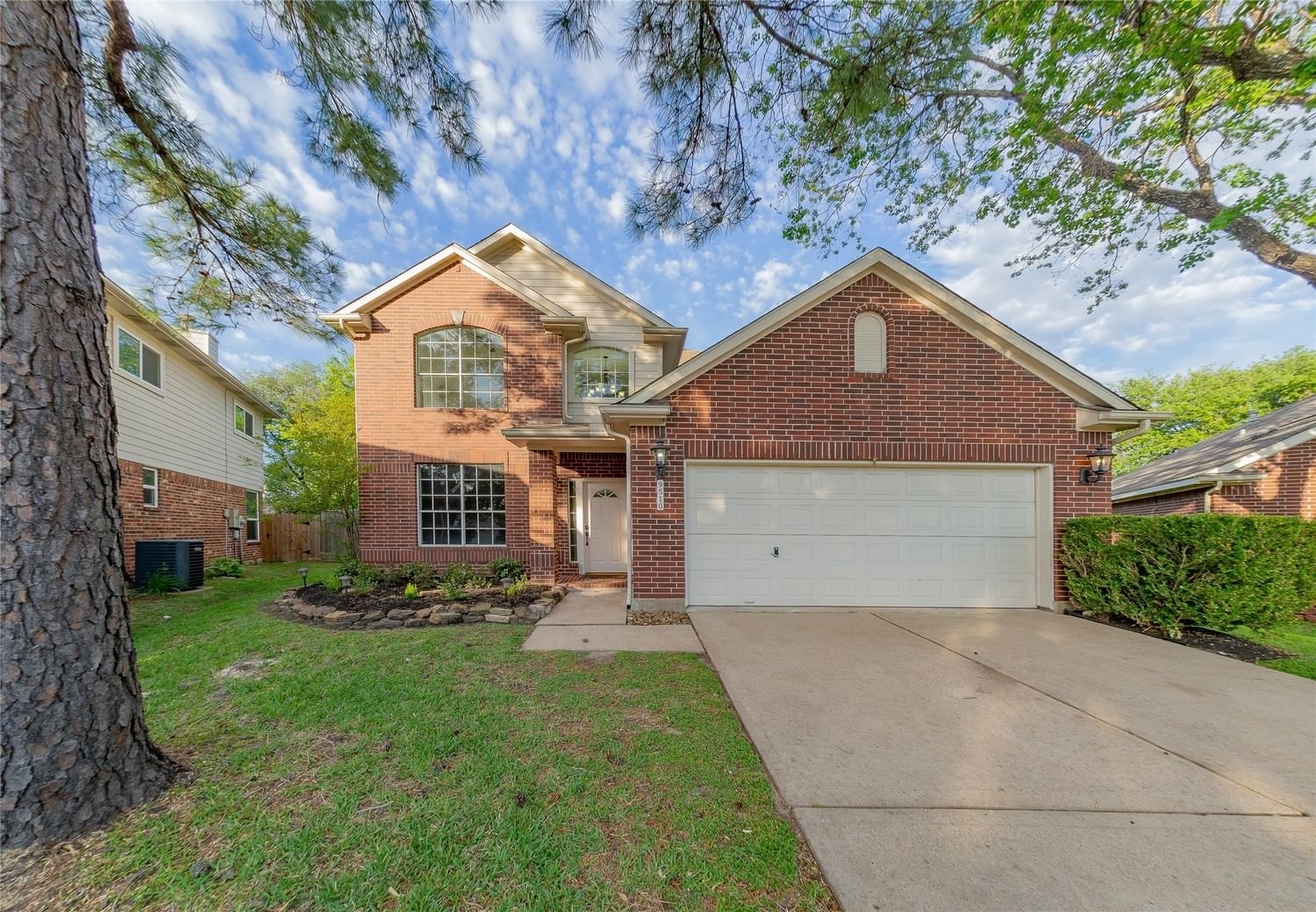 Real estate property located at 9510 Willow Trace, Harris, Willowlake Sec 01, Houston, TX, US