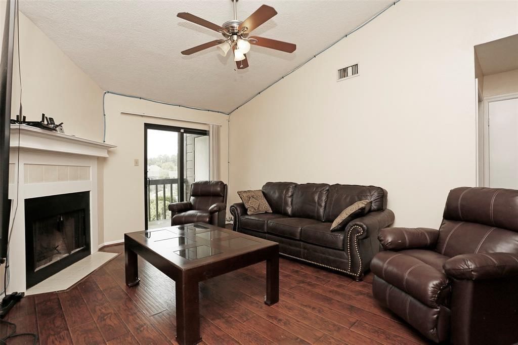 Real estate property located at 12755 Mill Ridge #405, Harris, Regency Oaks Condo Ph 02, Houston, TX, US