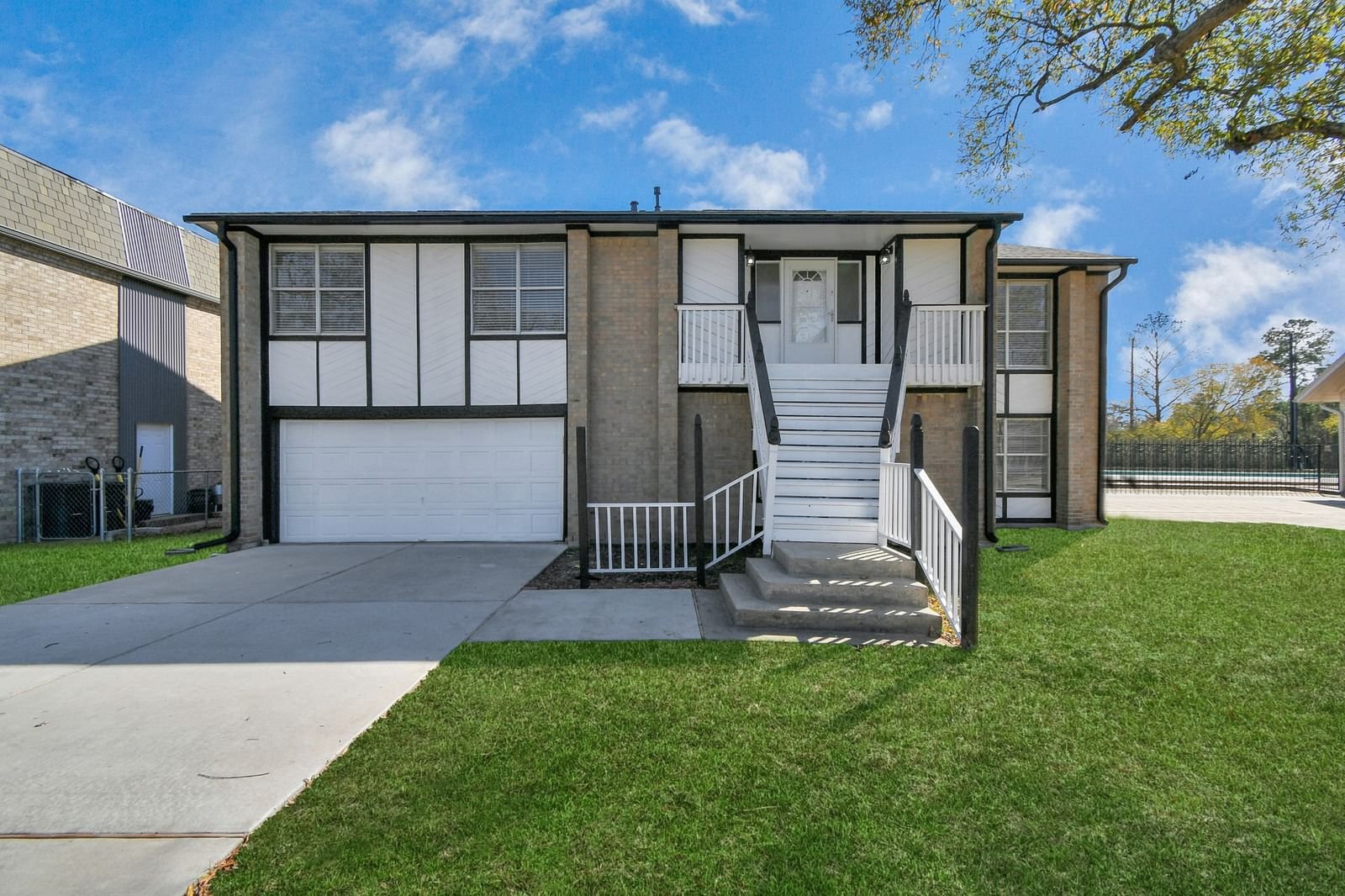 Real estate property located at 3211 Bayou, Harris, Shady River Sec 02, La Porte, TX, US