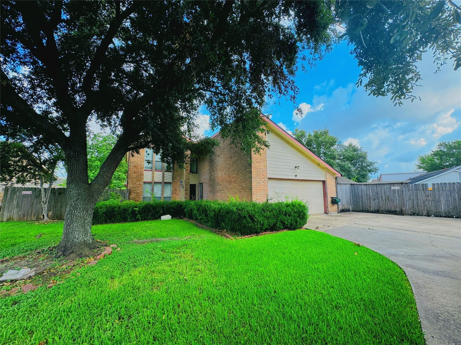 Real estate property located at 2902 Misty Park, Harris, Parkhollow Place Sec 03 R/P, Houston, TX, US