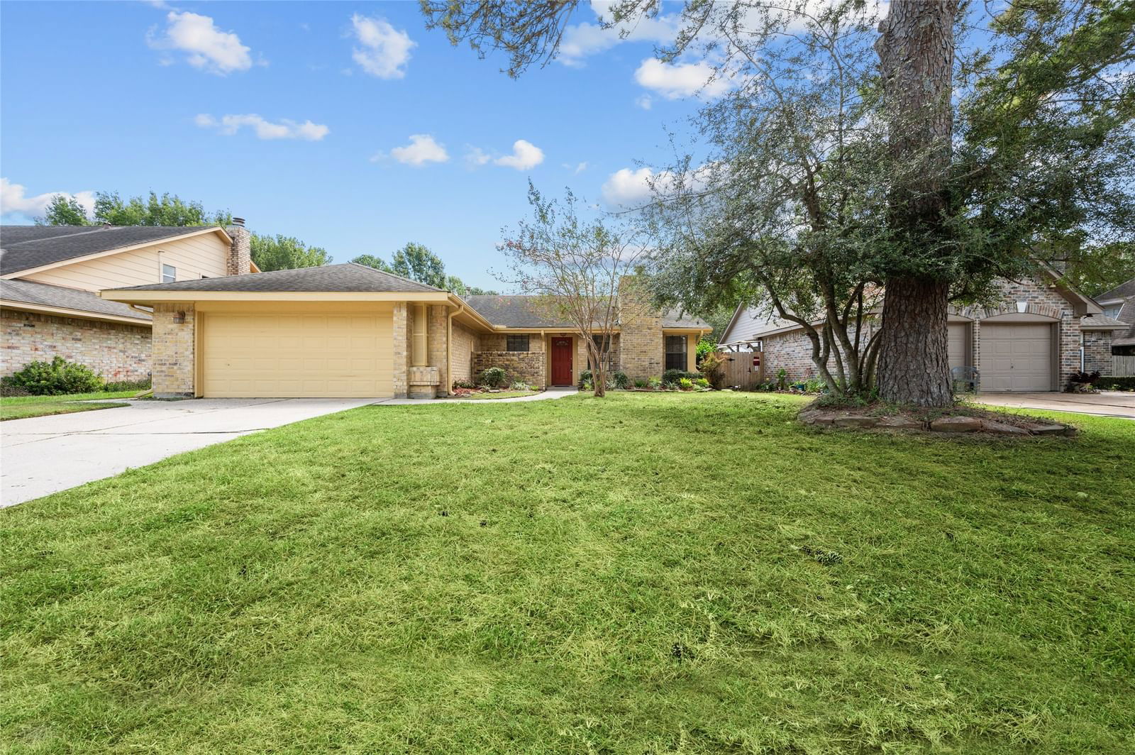 Real estate property located at 9207 Towne Terrace, Harris, Colony Creek Village Sec 01, Spring, TX, US