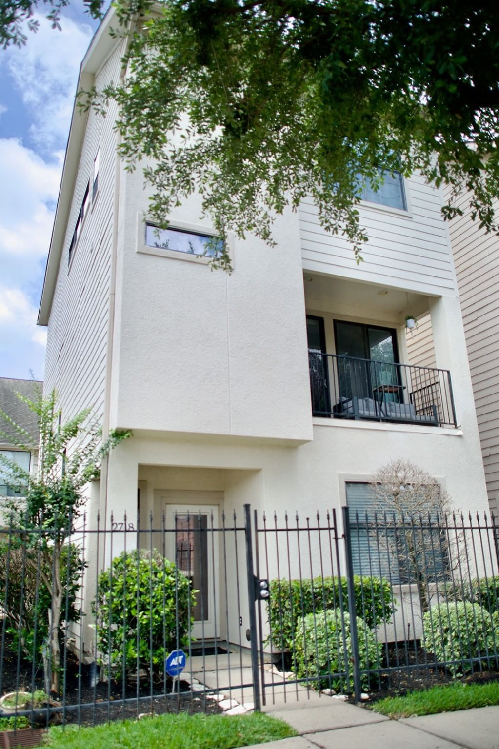 Real estate property located at 2718 Dallas, Harris, Waterhill Homes/Dallas Sec 01, Houston, TX, US