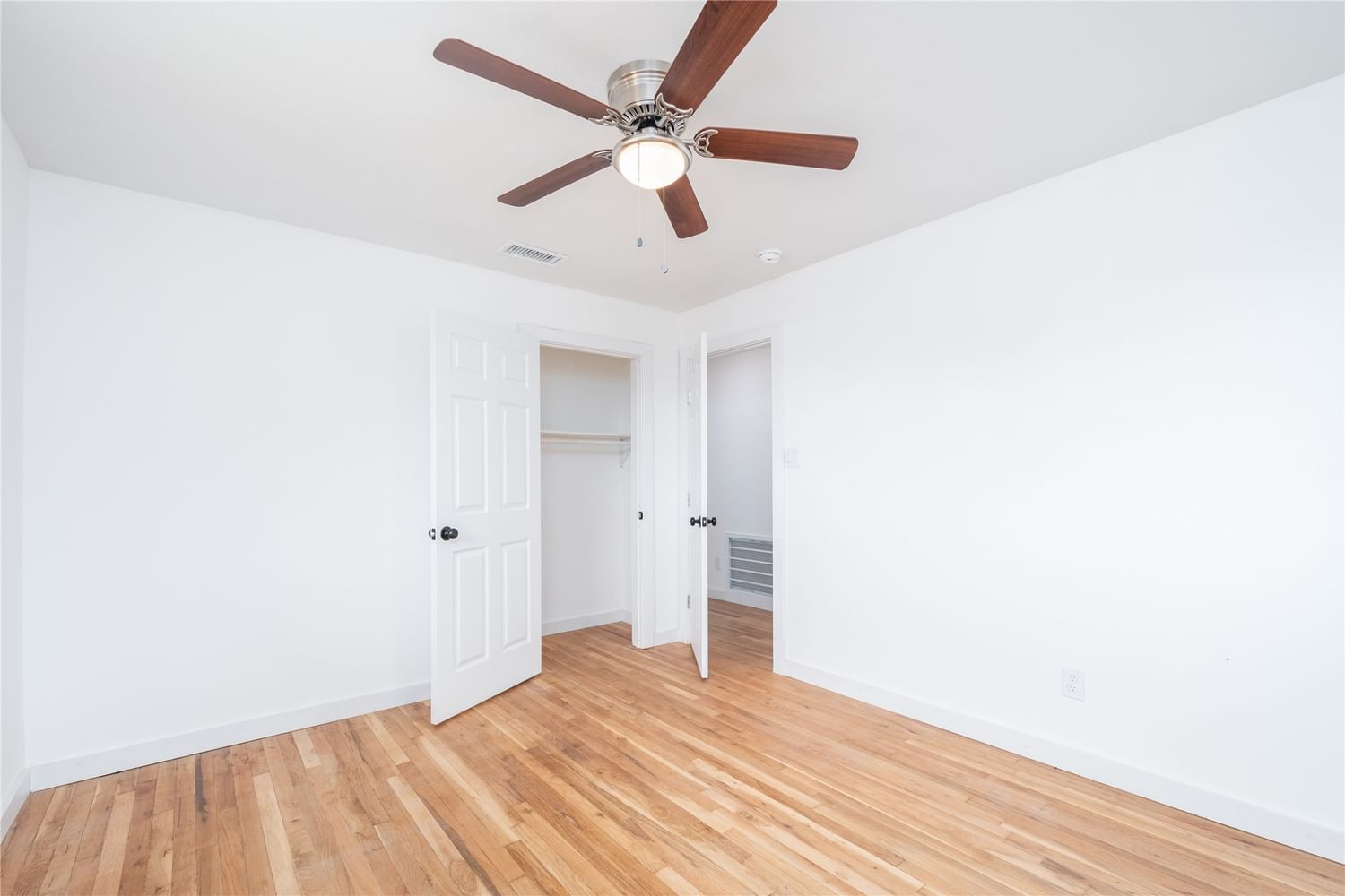 Real estate property located at 808 Avenue, Harris, South Houston, TX, US