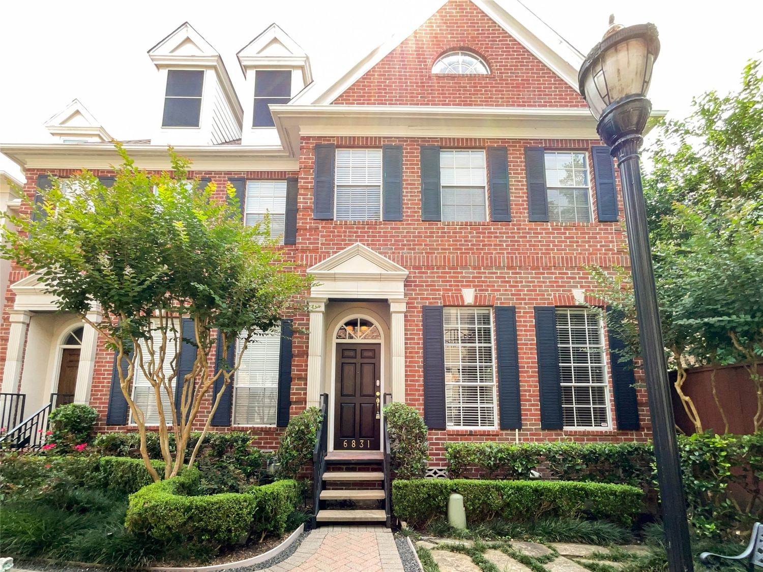 Real estate property located at 6831 Staffordshire, Harris, Devonshire Place, Houston, TX, US