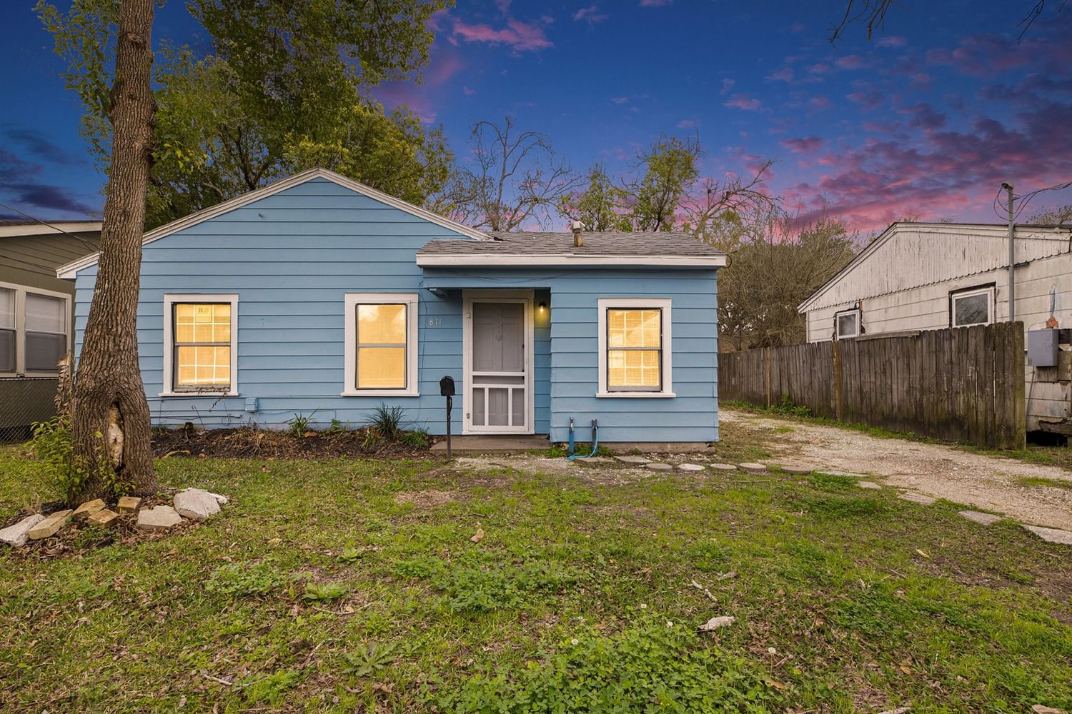 Real estate property located at 811 Chestnut, Galveston, Adkins, La Marque, TX, US