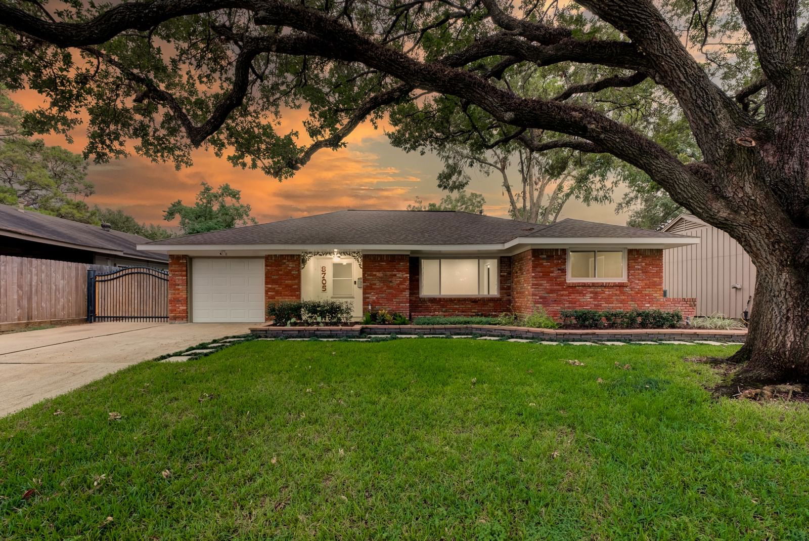 Real estate property located at 8705 Bob White, Harris, Robindell, Houston, TX, US