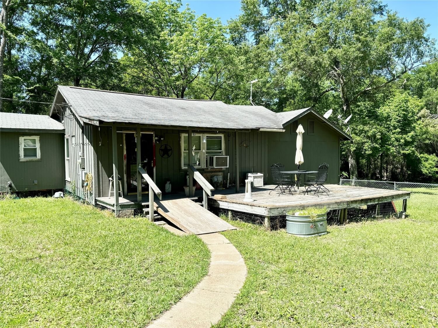 Real estate property located at 30577 Walnut Creek, Waller, West Magnolia Forest 12, Waller, TX, US