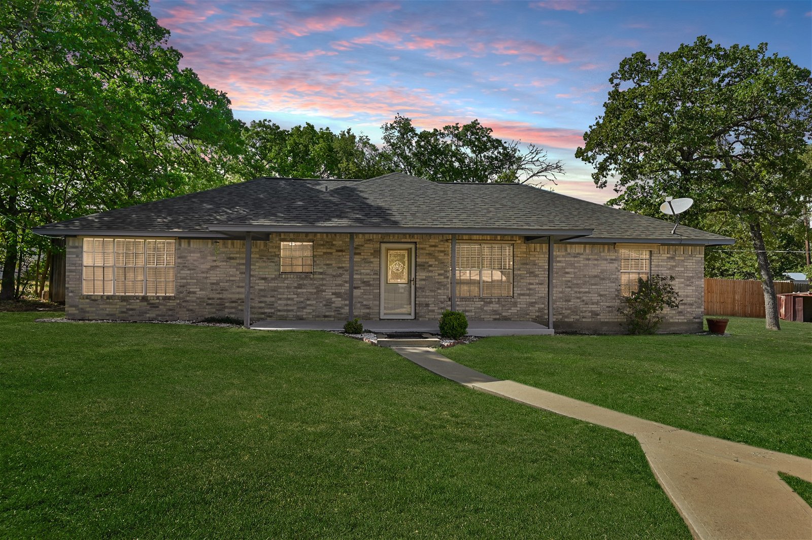 Real estate property located at 2242 Redwood, Brazos, Benchley Oaks, Bryan, TX, US