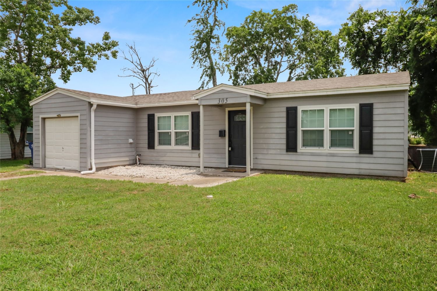 Real estate property located at 305 Evans, Brazoria, Mccormack Angleton, Angleton, TX, US