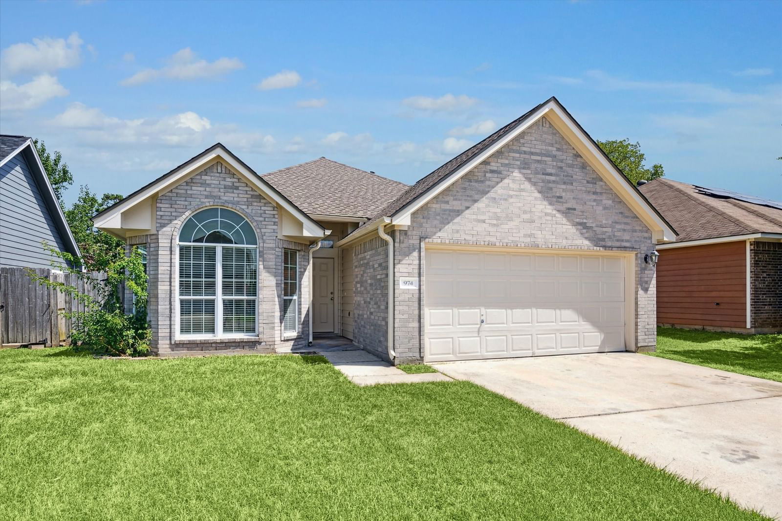 Real estate property located at 974 Oak Lynn, Montgomery, Olde Oaks, Conroe, TX, US