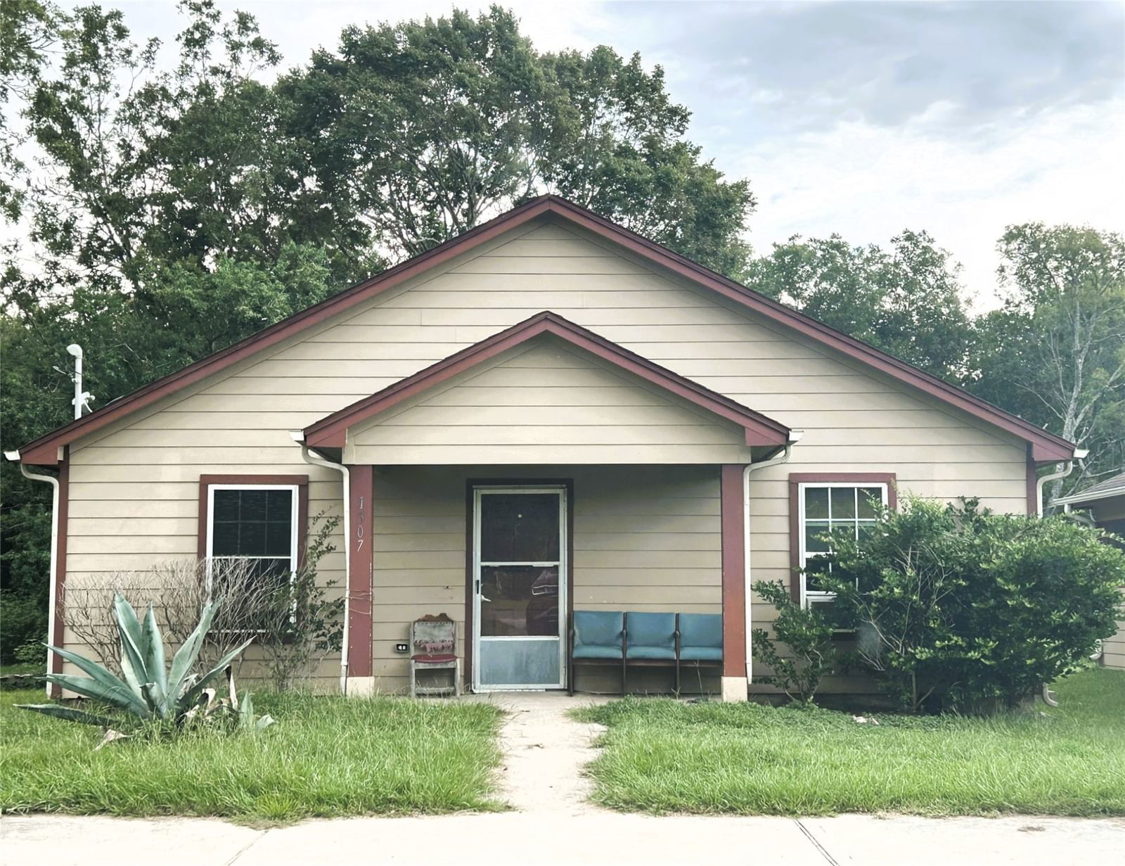 Real estate property located at 1307 Work, Chambers, Fahring Sub, Anahuac, TX, US