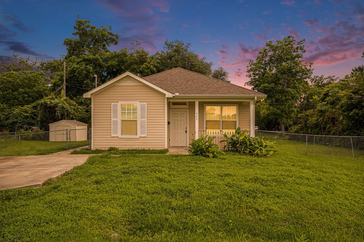 Real estate property located at 528 Grafton, Galveston, Austin Place Sub, La Marque, TX, US