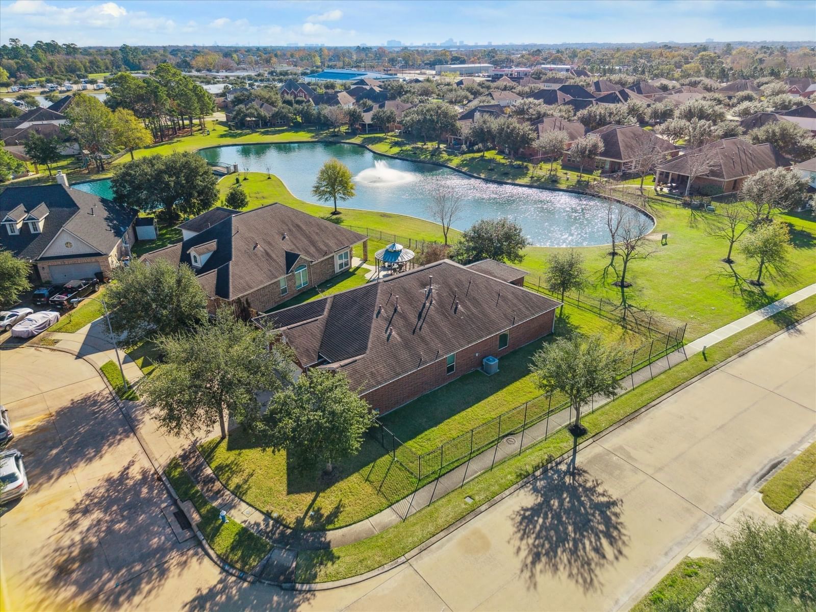 Real estate property located at 18711 Moonlit Pond, Harris, Grand Oaks Sec 01, Houston, TX, US